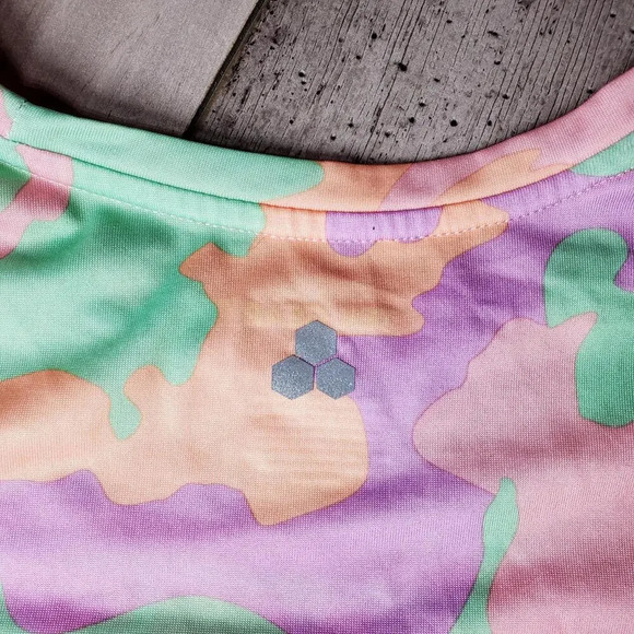 NWT TEK GEAR Girls Pastel Camo Bling Crewneck Performance Shirt Medium Size 8 - Picture 9 of 9